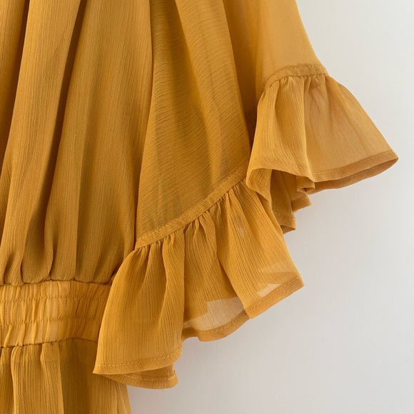 Endless Rose Ruffle Romper SizeXS - Picture 4 of 4